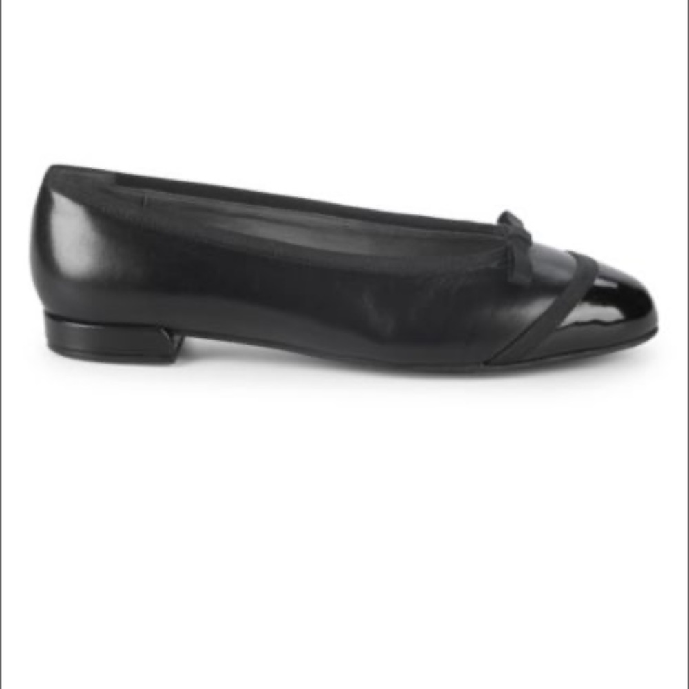 Stuart Weitzman Capture leather flats